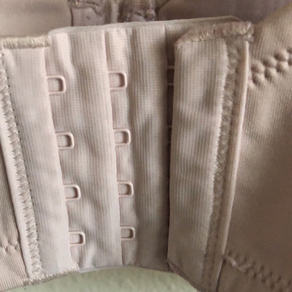 VANITY FAIR Bra. - Picture 5 of 5